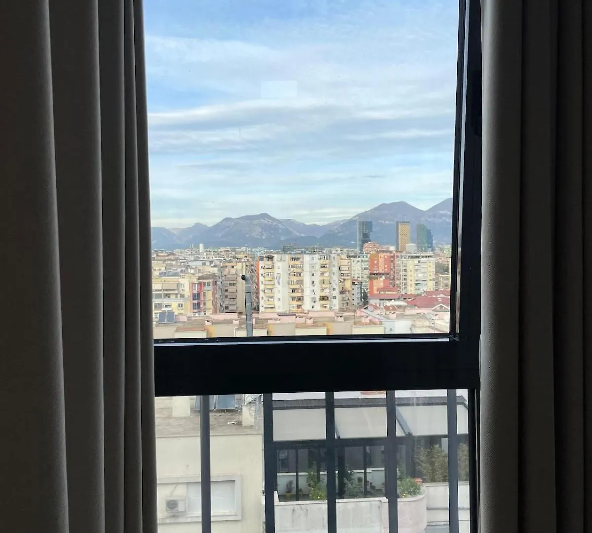 Tirana Hideaways , Breathtaking View & Free Parking Lejlighed 0*,